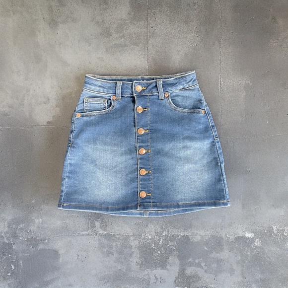 Cat & Jack Other - Girls Cat & Jack Skirt, Size M 7/8, Snaps, Stretchy